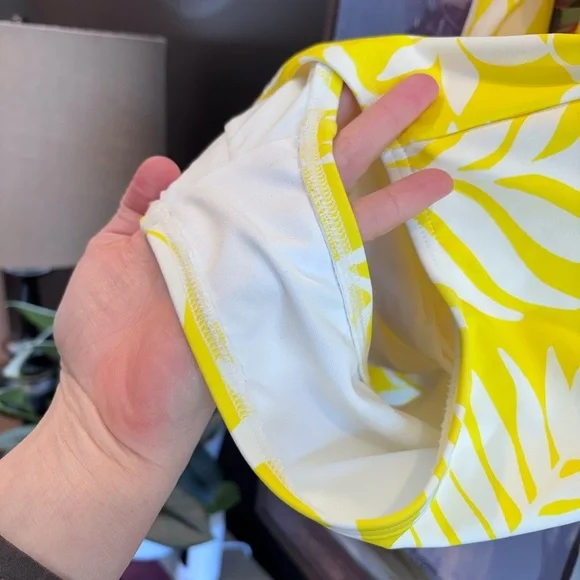 NWOT Kate Spade Yellow Floral Long Sleeve Swimsuit Sz XS - Picture 5 of 5